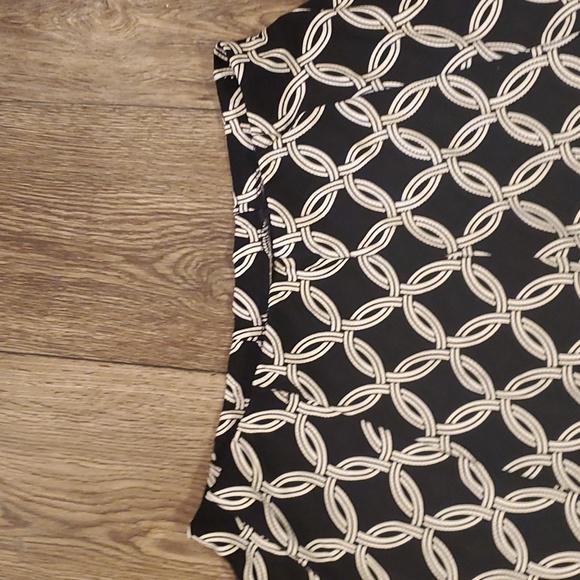 Large, chances R black and white skirt - Picture 2 of 2